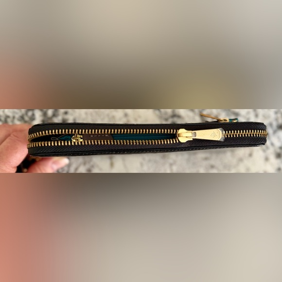 NEW Silpada Black Patent Leather Zip Around Clutch Wallet (2017) - Picture 6 of 8